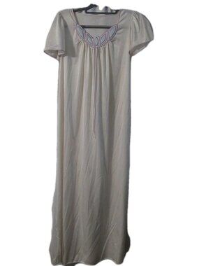 Vintage Lorraine Nightgown Womens Size Medium White Floral Embroidered Nylon